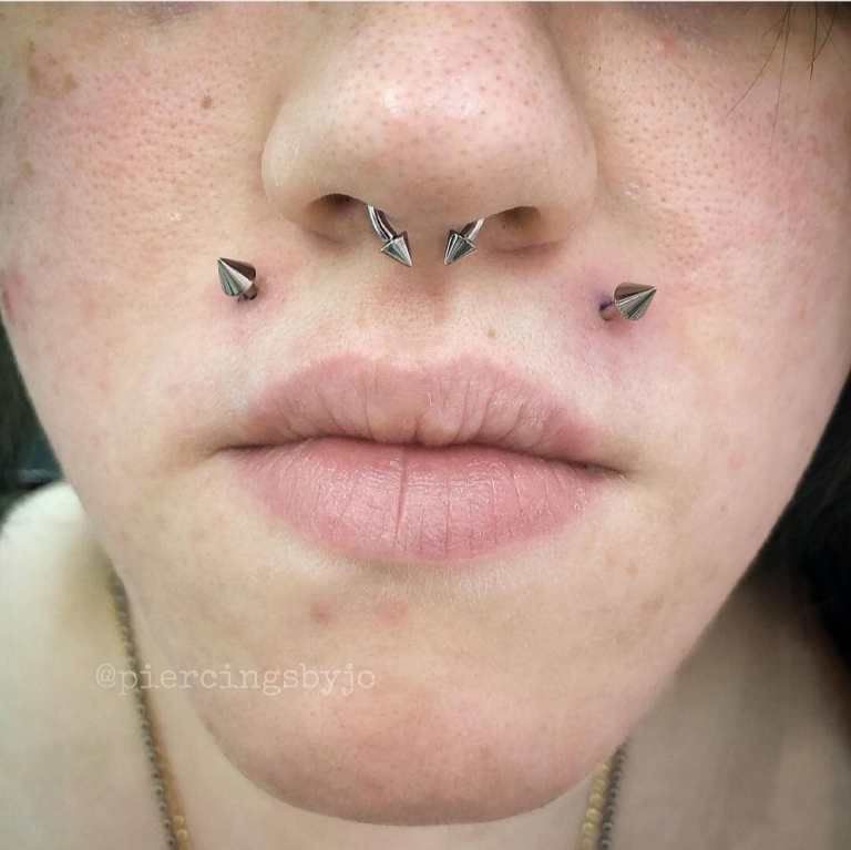 پیرسینگ پشت تخت اسپایکی استیل